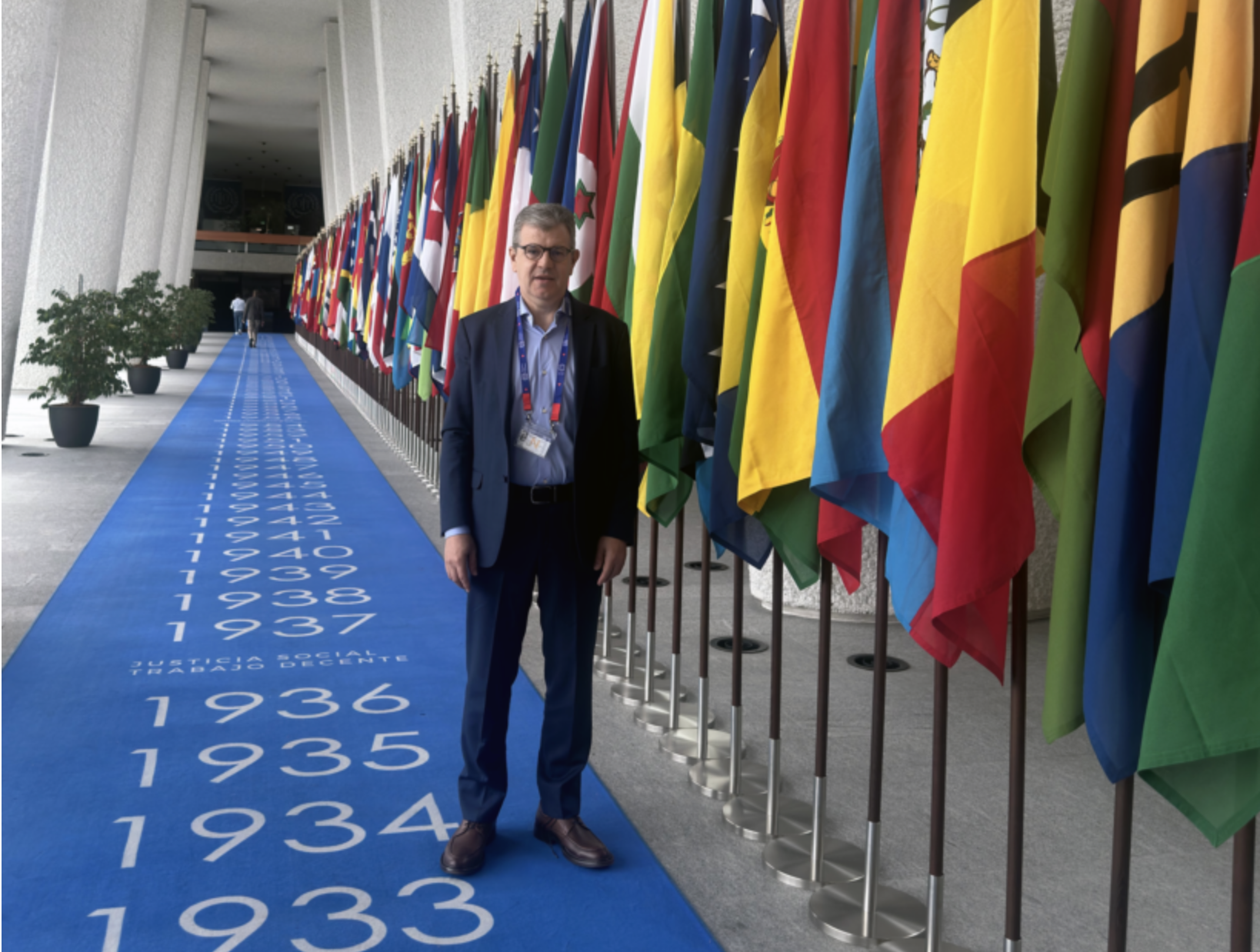 Professor da UFPR acompanha em Genebra aprovação da primeira convenção internacional sobre trabalho em plataformas digitais